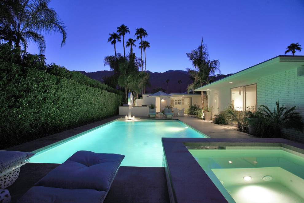This is an example of a retro rectangular swimming pool in Los Angeles.