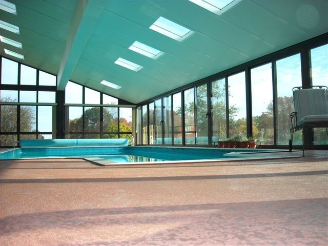Contemporary swimming pool in Baltimore.