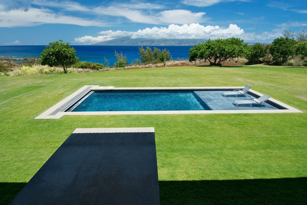 Example of a trendy pool design in Hawaii