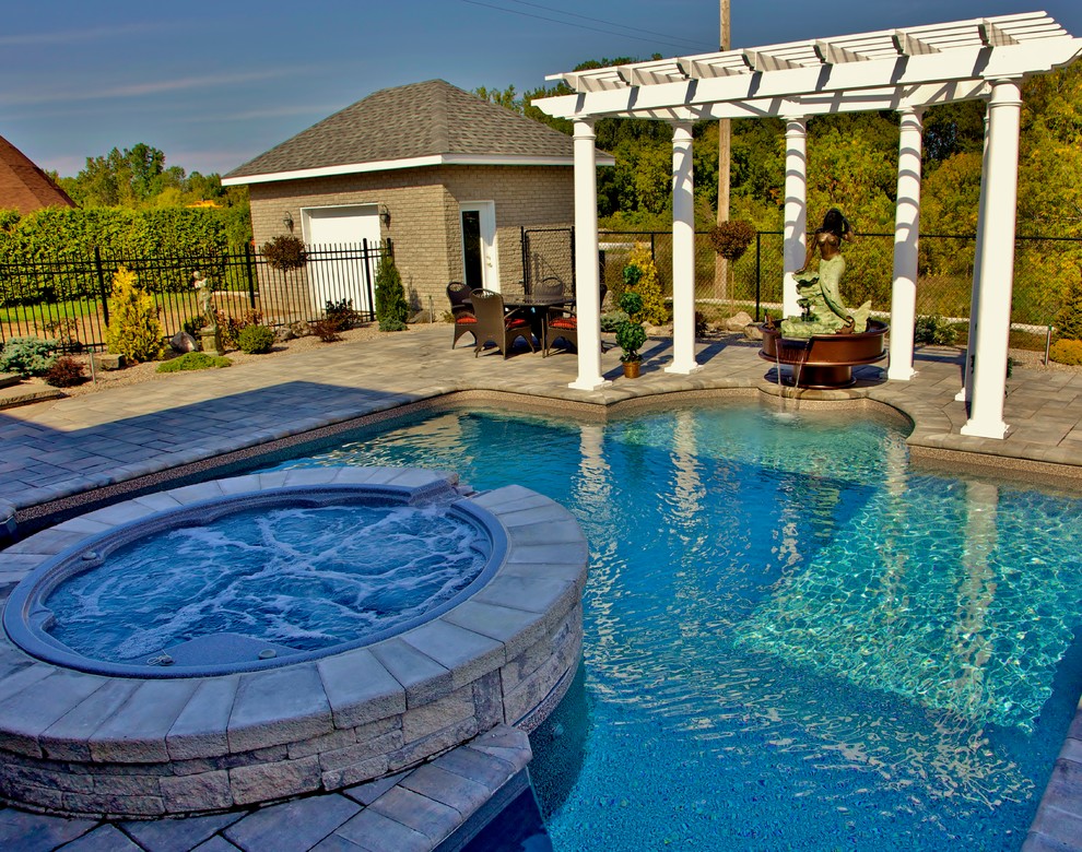 Example of a classic pool design in Ottawa