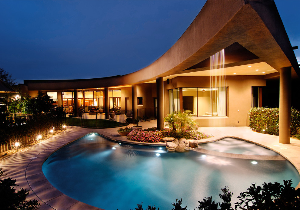 Photo of a contemporary swimming pool in Phoenix.