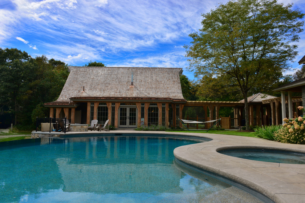 Diseño de casa de la piscina y piscina rural en patio trasero