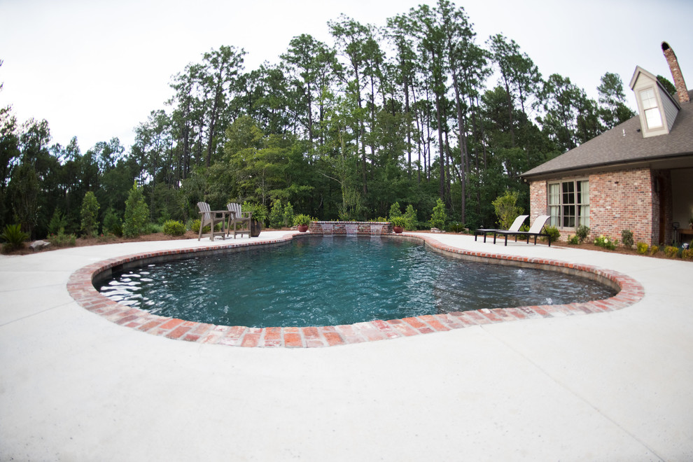 Design ideas for a classic swimming pool in Other.