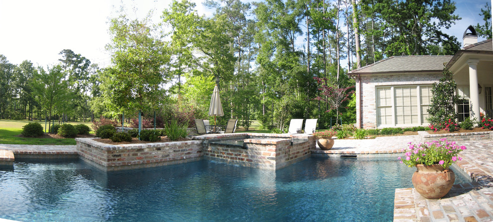 Example of a minimalist pool design in New Orleans