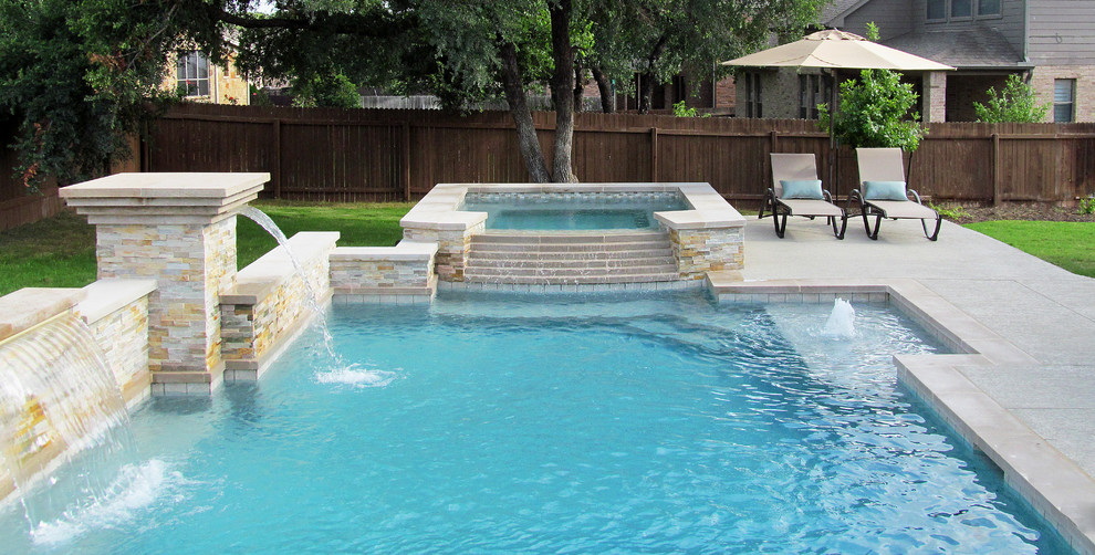 This is an example of a classic swimming pool in Austin.