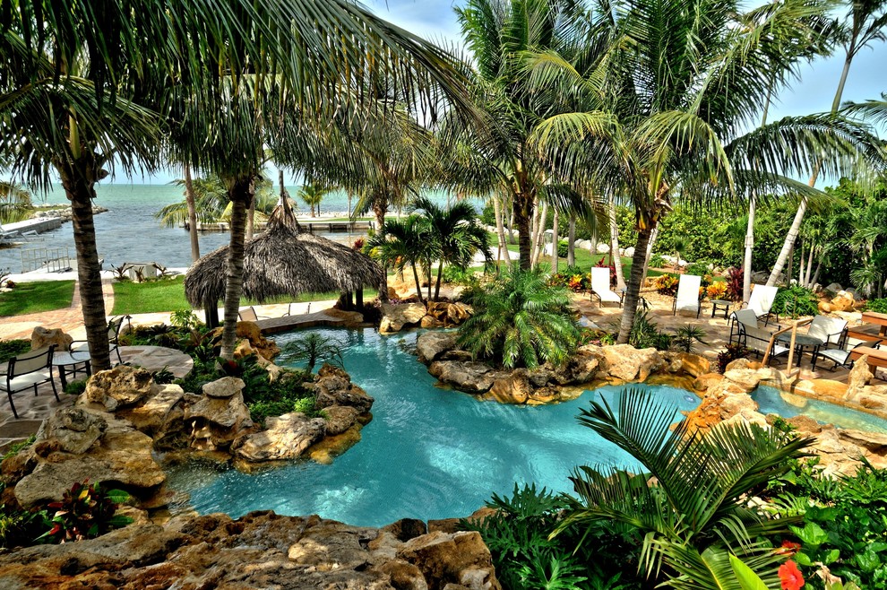 Foto på en tropisk pool