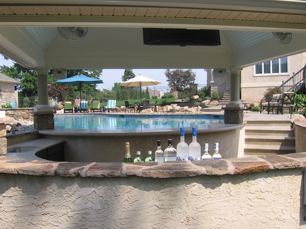 Pool, pool house and swim up bar Traditional Pool Philadelphia