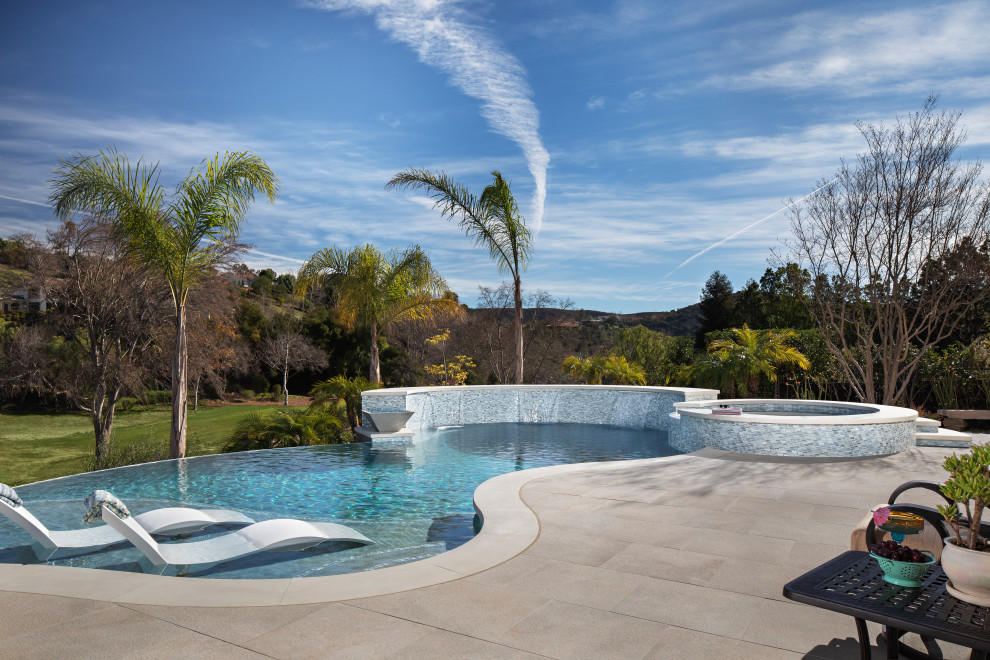 Example of a tuscan pool design in Los Angeles