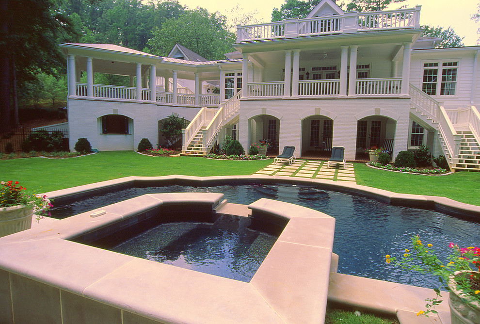 Design ideas for a classic swimming pool in Atlanta.