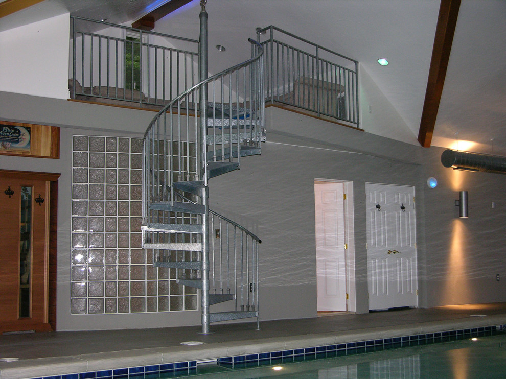 Источник вдохновения для домашнего уюта: большой спортивный, прямоугольный бассейн в доме в классическом стиле