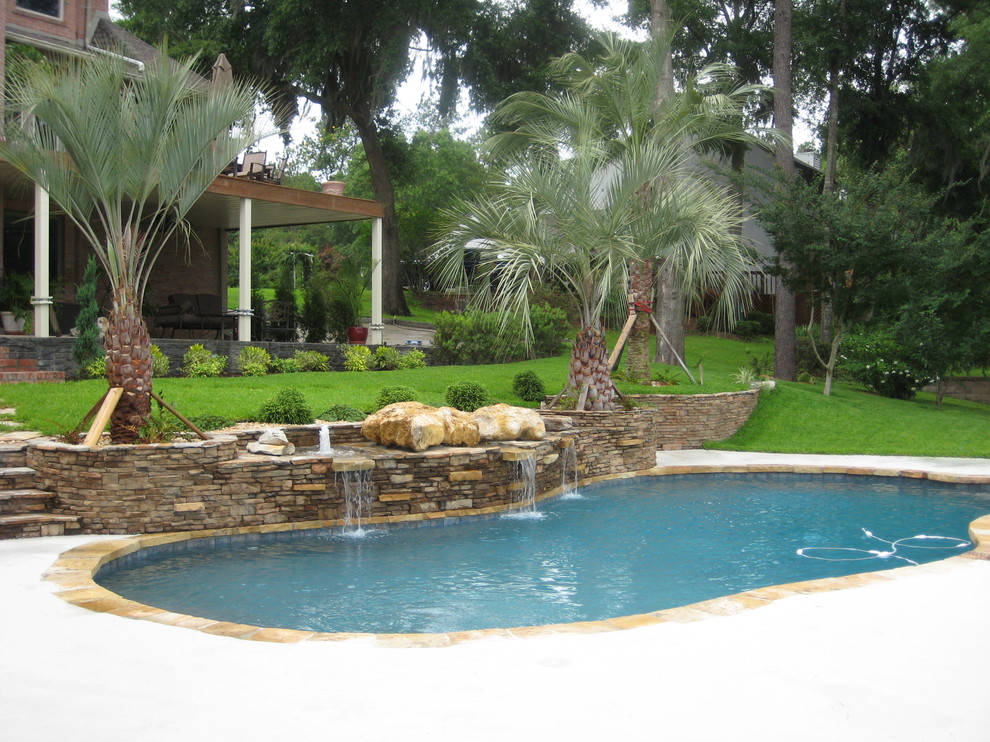 Bild på en medelhavsstil pool