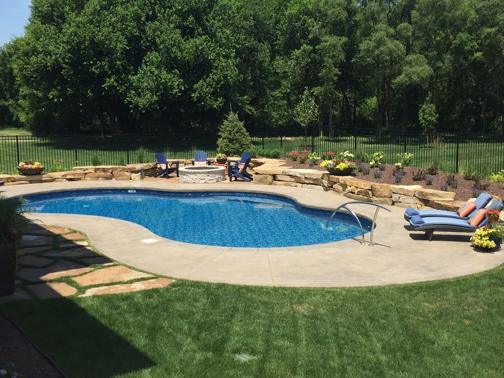 Pools & Spas Traditional Pool Omaha by Urban Prairie Landesign