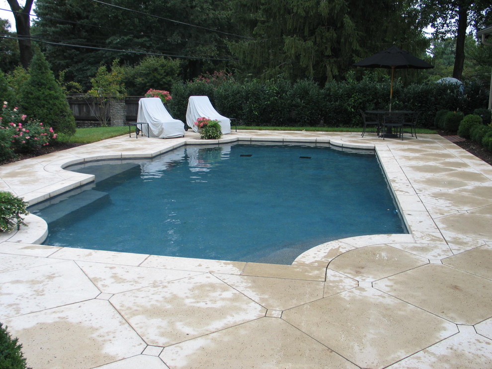 Pools Traditional Pool Cincinnati by MidAmerican Gunite Pools