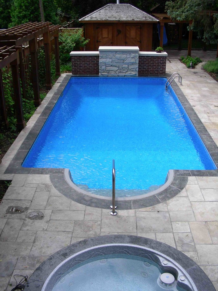 Elegant pool photo in Toronto