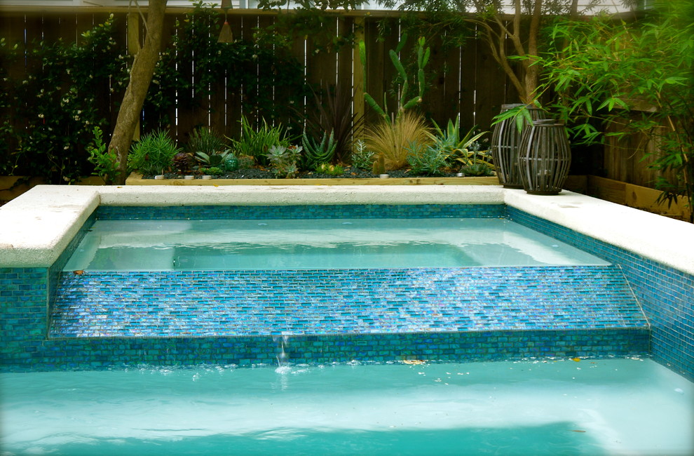 Photo of a contemporary swimming pool in Houston.