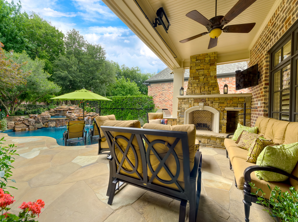 Private Residence - Intimate Backyard Retreat - Traditional - Pool