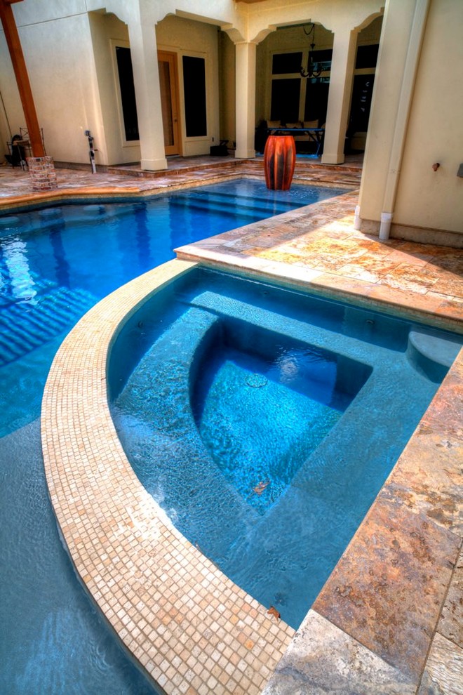 Inspiration for a classic swimming pool in Houston.