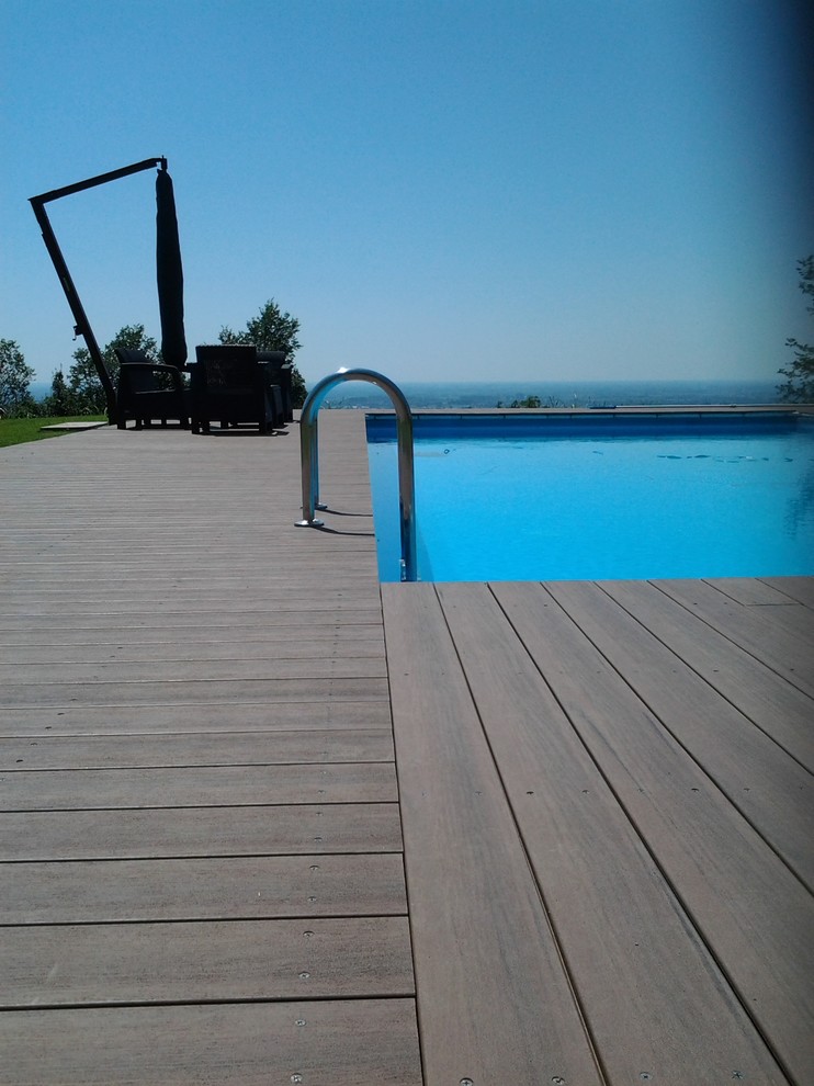 Foto di una piscina contemporanea rettangolare di medie dimensioni