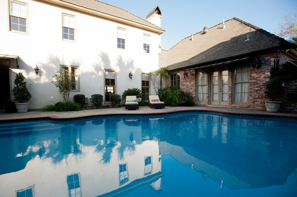 Inspiration for a contemporary pool remodel in New Orleans