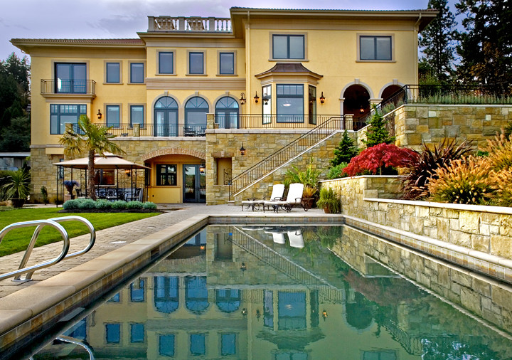 Example of a tuscan pool design in Seattle