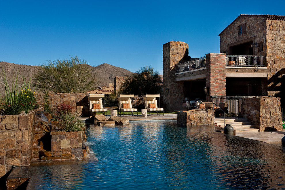 Mediterraner Infinity-Pool in Phoenix