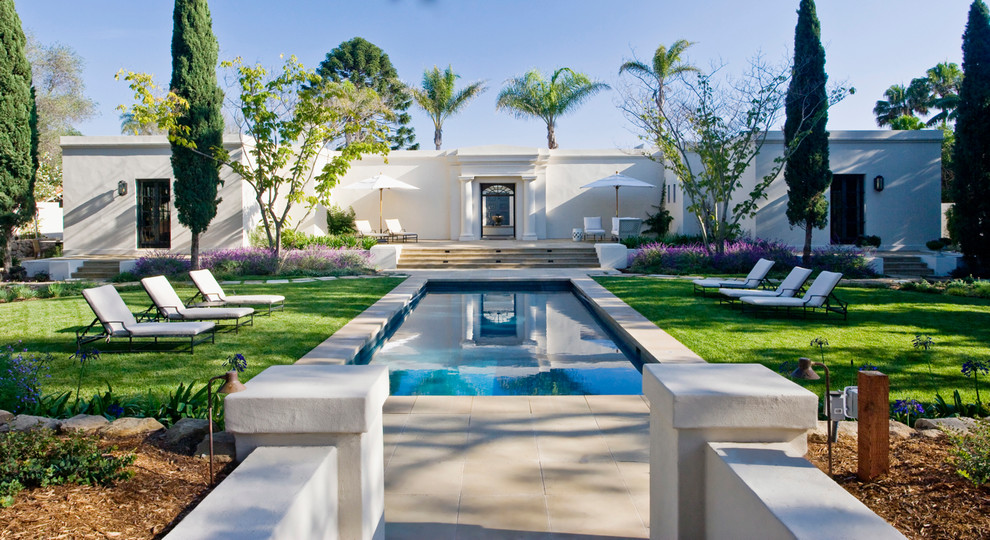 Klassischer Pool in rechteckiger Form in Santa Barbara