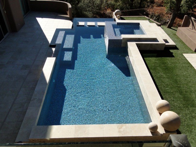 Ispirazione per una piscina minimalista