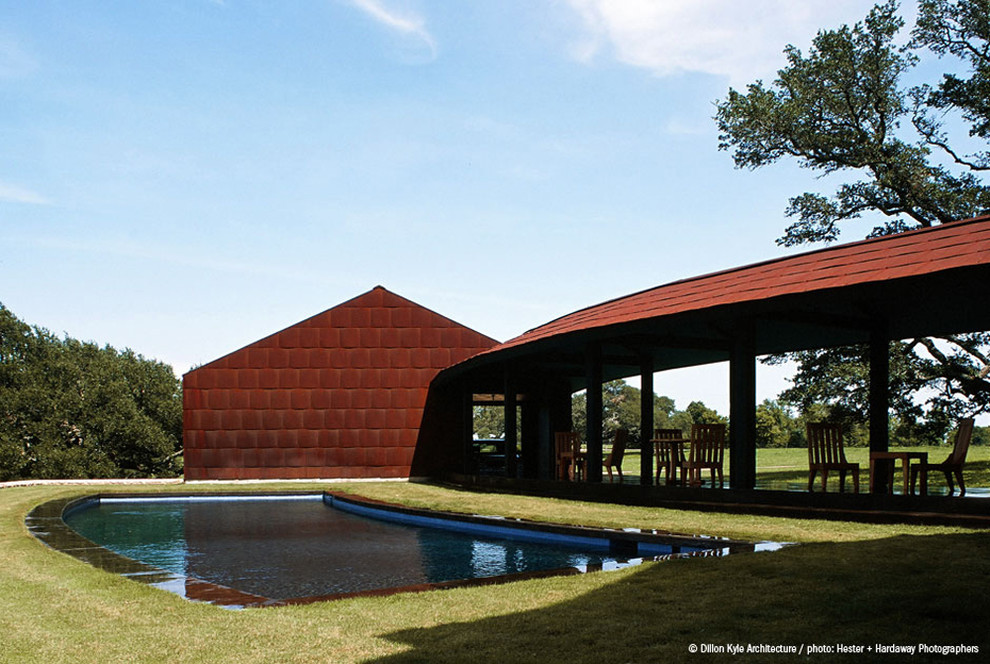 Contemporary swimming pool in Houston.