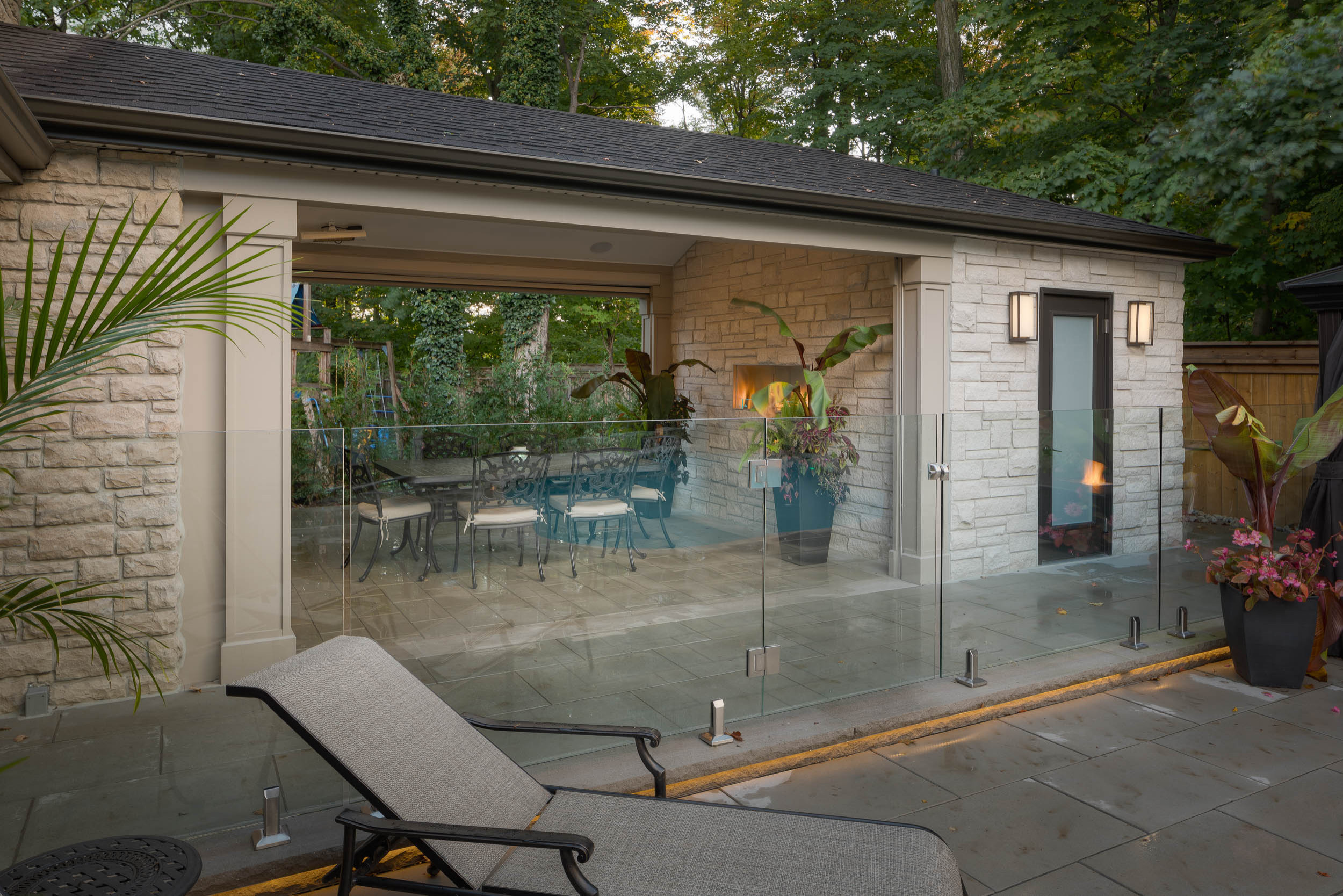 20 Kleine Outdoor mit Poolhaus Ideen & Bilder   August 20   Houzz DE