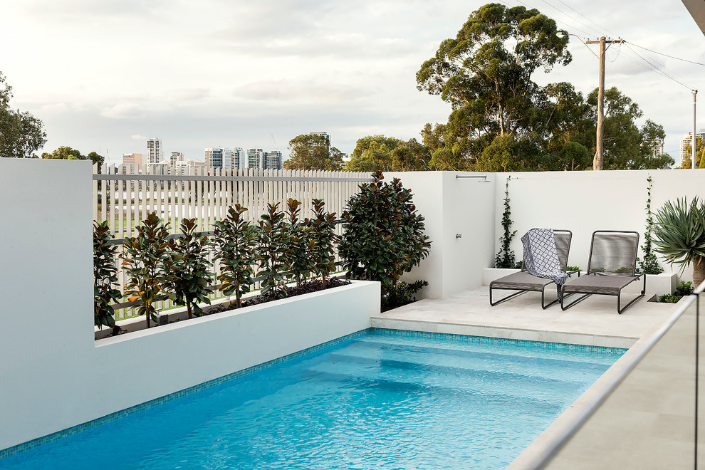 Contemporary swimming pool in Perth.
