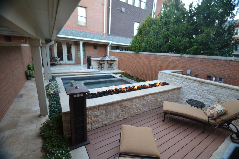 Southlake Brownstone Pool/Spa/Kitchen in Tight Space Contemporary
