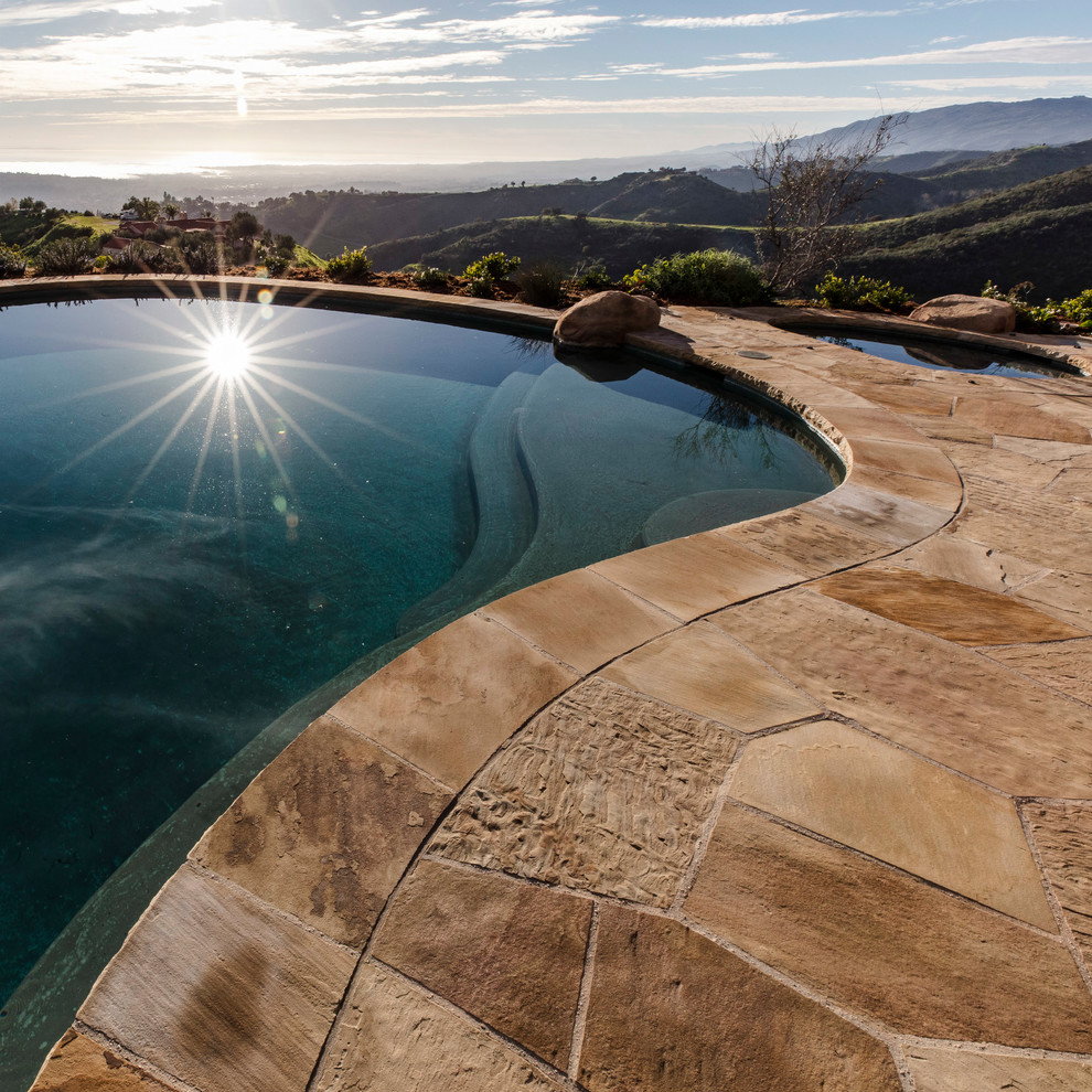 Inspiration for a contemporary back natural hot tub in Santa Barbara.