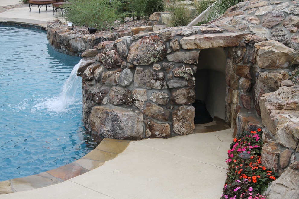 Inspiration for a timeless pool remodel in Kansas City