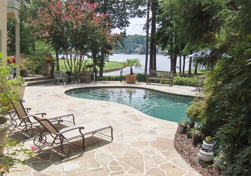 This is an example of a traditional swimming pool in Atlanta.