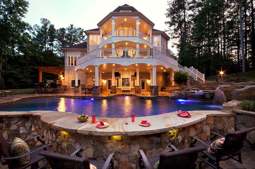 Example of a trendy pool design in Charlotte