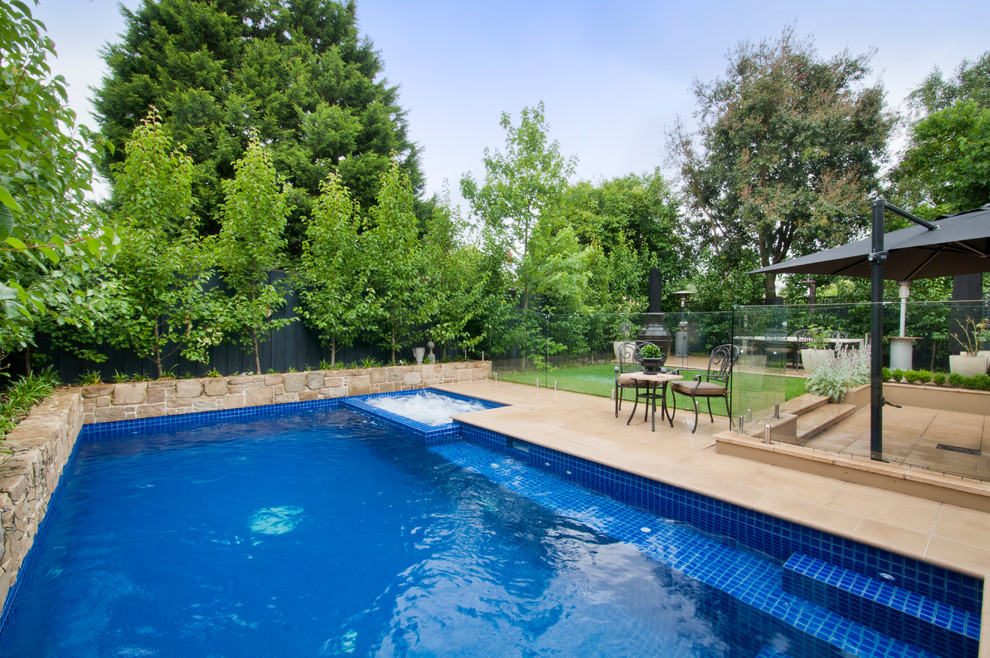 Photo of a contemporary rectangular swimming pool in Melbourne.