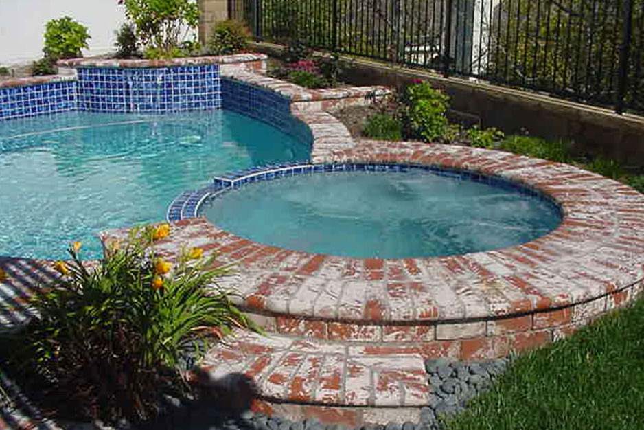 Example of a classic pool design in Orange County