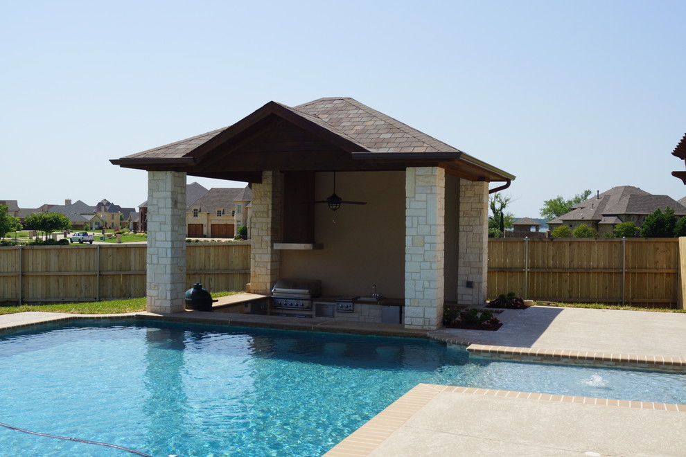 Swim up bar pavilion Classique Piscine Dallas par DFW Creative