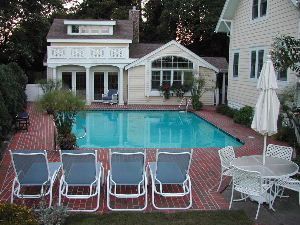 Design ideas for a classic swimming pool in Wilmington.