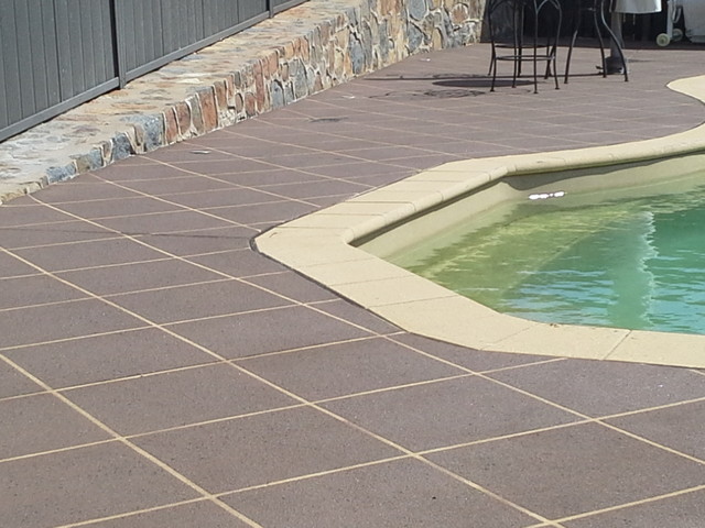 Swimming Pool Surround Spray On Decorative Concrete Contemporary Pool Canberra Queanbeyan By Down Right Concreting Act Pty Ltd Houzz Au