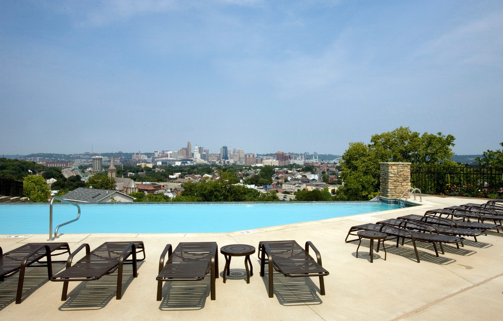 Elegant pool photo in Cincinnati
