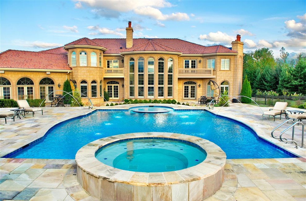 Example of a classic pool design in Chicago