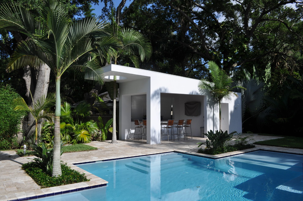 Foto di una piscina tropicale personalizzata
