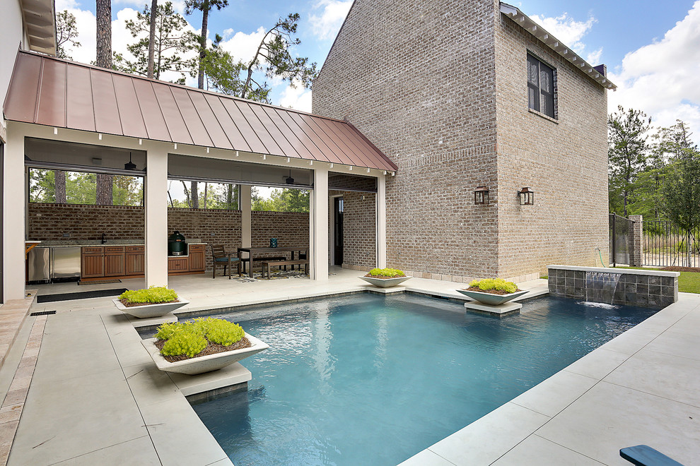 Contemporary custom shaped swimming pool in New Orleans.