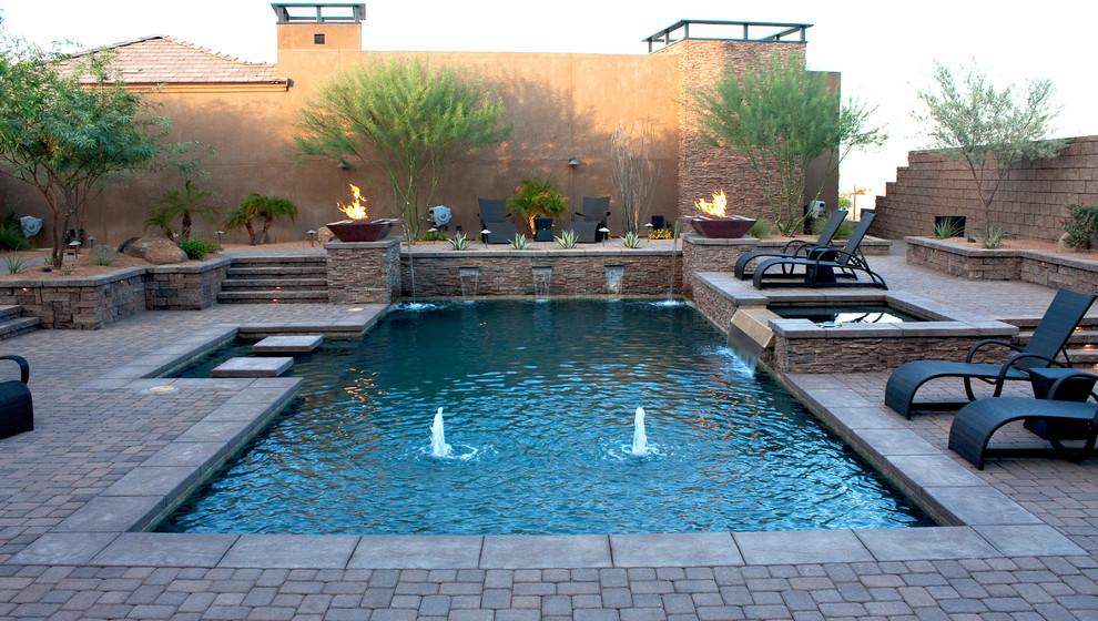 Moderner Pool hinter dem Haus in individueller Form mit Betonboden in Phoenix