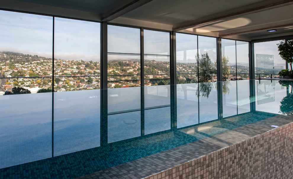 Ispirazione per una piscina moderna