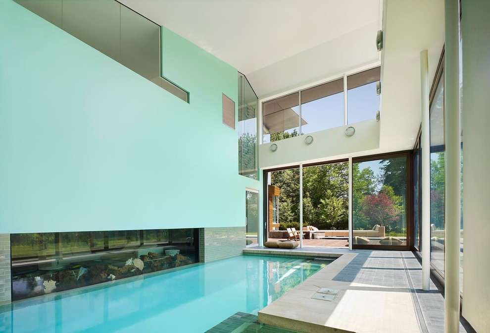 Inspiration for a contemporary indoor rectangular pool remodel in Toronto