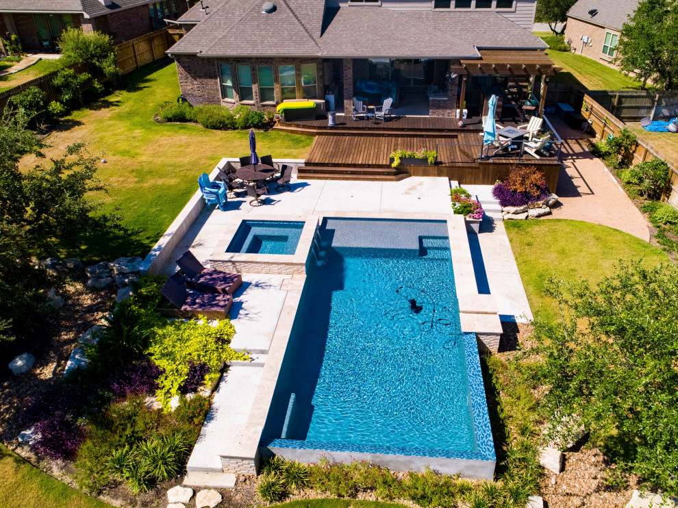 Timberwood Park Pool and Spa Modern Pool Austin by Infinity