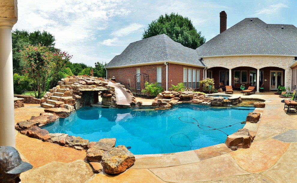 Tolleson Traditional Pool Dallas by Premier Pools & Spas