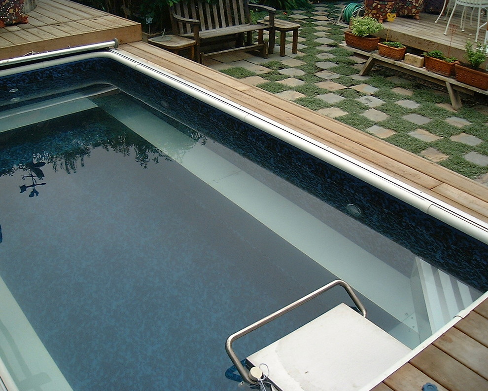 На фото: бассейн в современном стиле